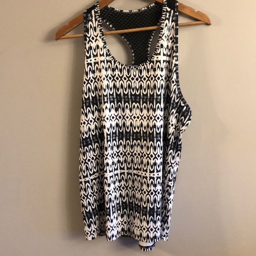 Reebok black and white tank
